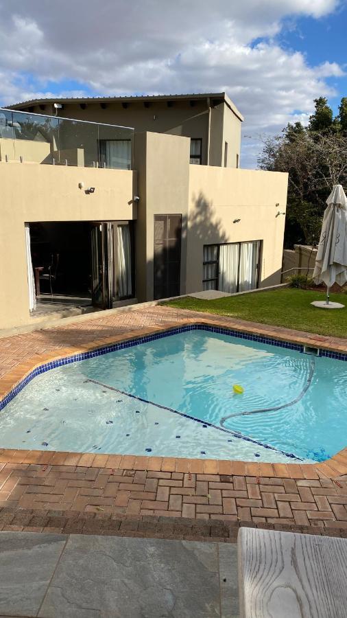 Rnb Guesthouse Roodepoort Luaran gambar