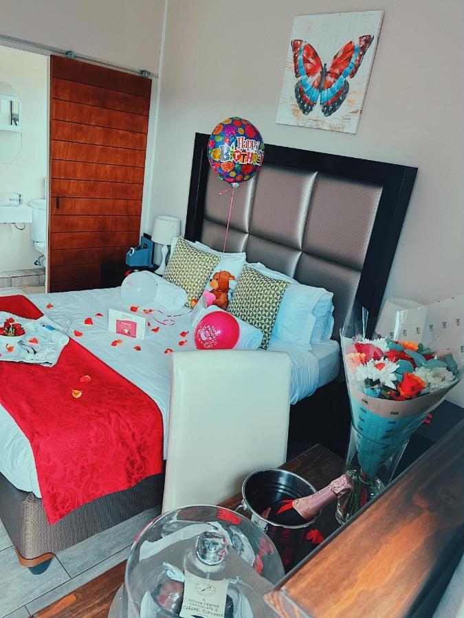 Rnb Guesthouse Roodepoort Luaran gambar